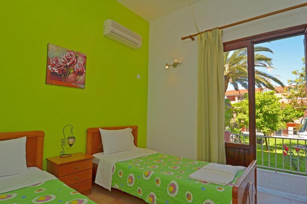 Othonas Apartments Sidari  Bilik gambar